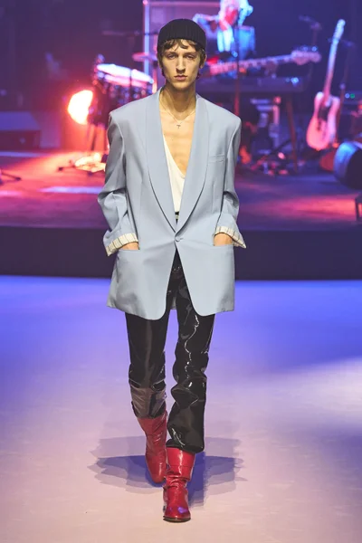 Look 43
